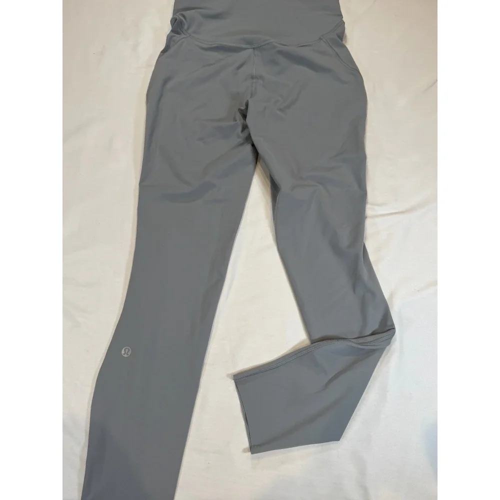 Lululemon Womens Size 6 Gray High‎ Rise 7/8 Leggings 26